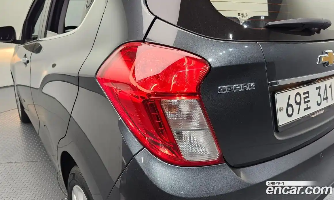 Chevrolet Spark 2017 1.0 автомат (гидро), фото 9