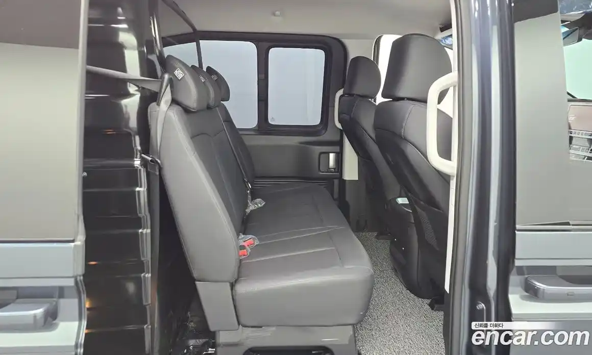 Hyundai Staria 2024 3.5 гидро, фото 12