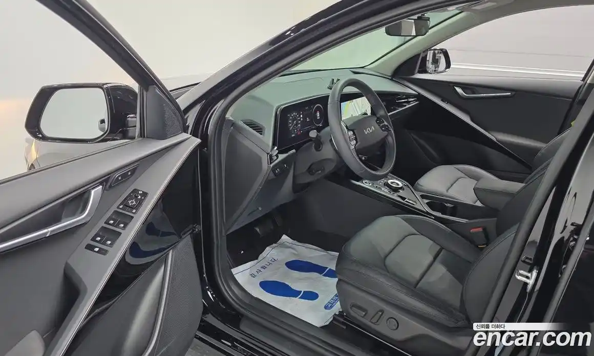 Kia Niro 2023 0.2 автомат (гидро), фото 13