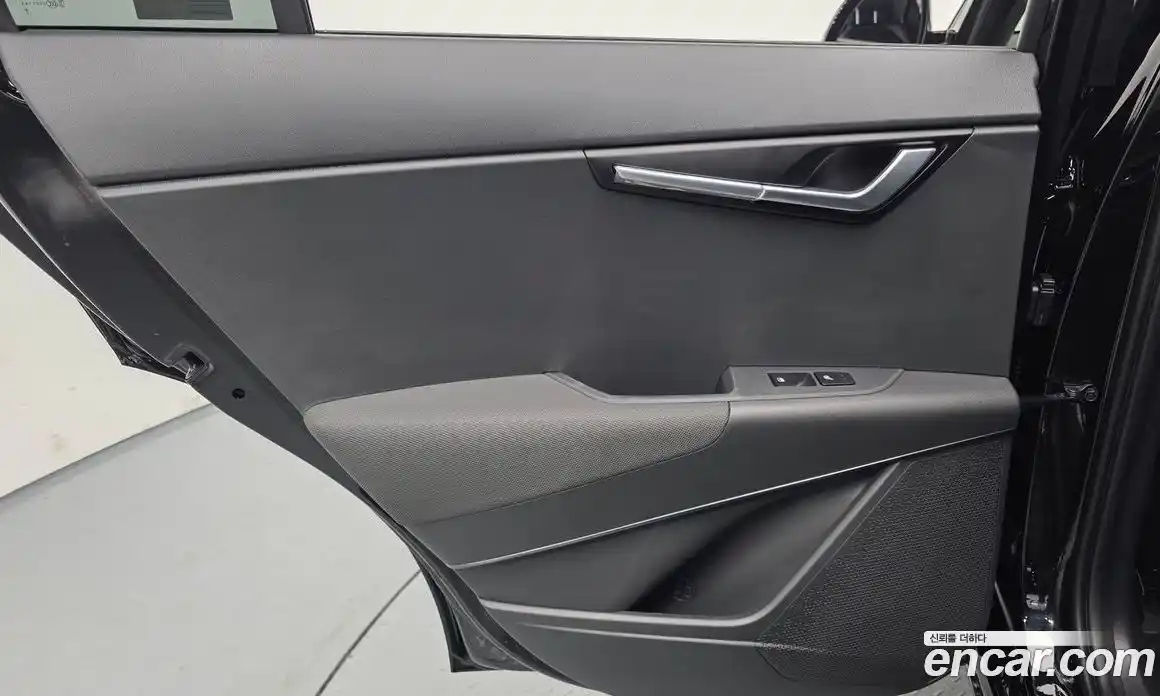 Kia Niro 2023 0.2 автомат (гидро), фото 15