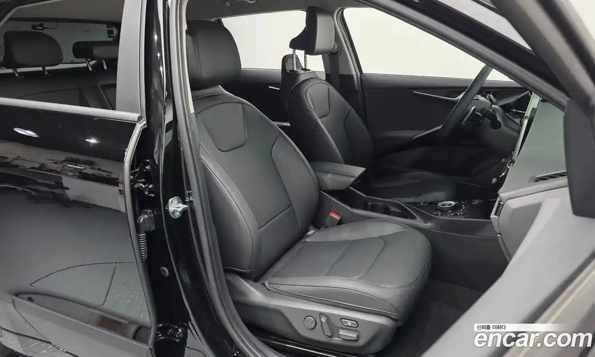 Kia Niro 2023 0.2 автомат (гидро), фото 18