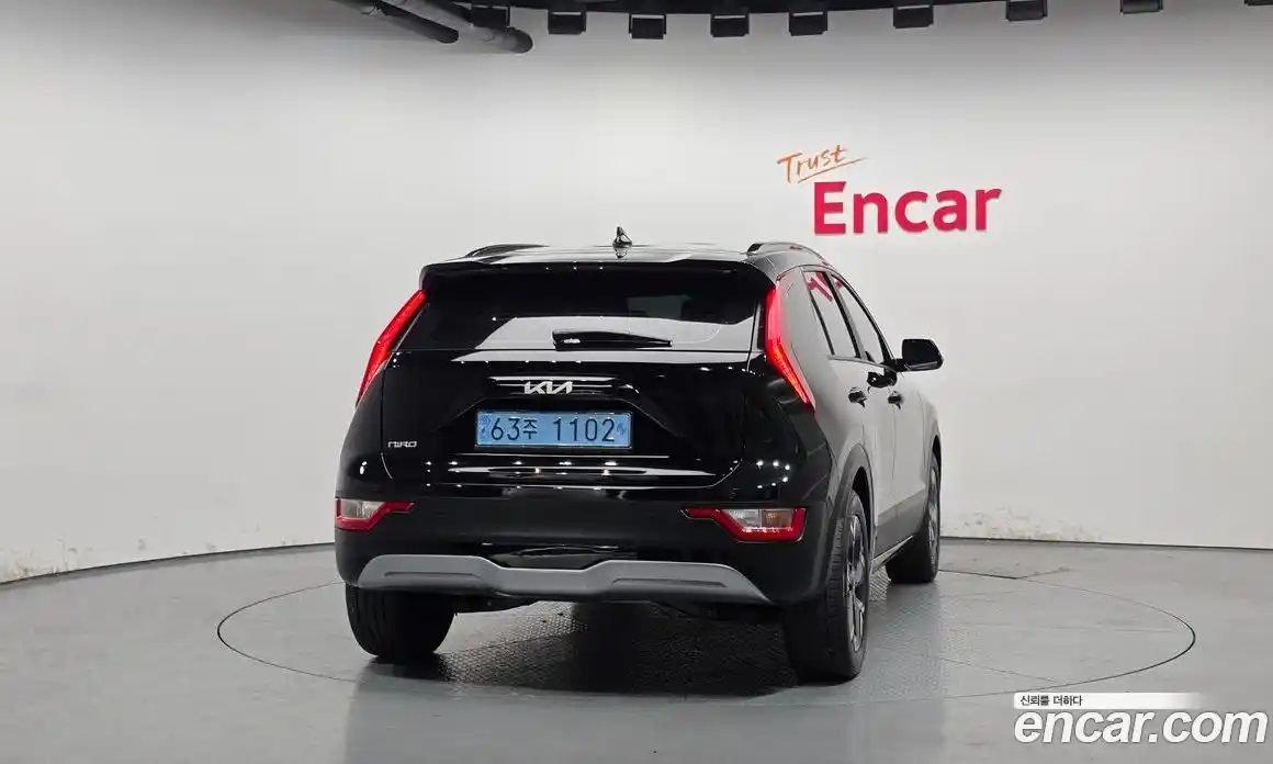 Kia Niro 2023 0.2 автомат (гидро), фото 4