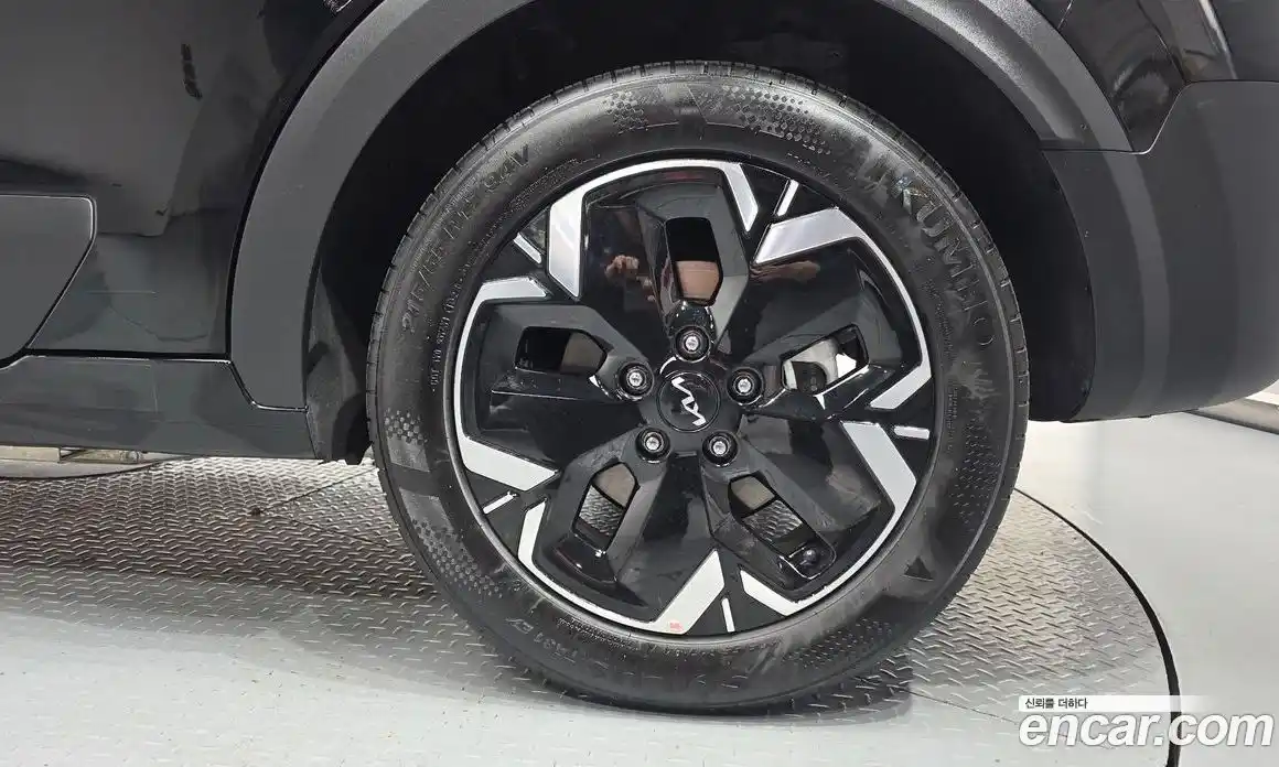 Kia Niro 2023 0.2 автомат (гидро), фото 7