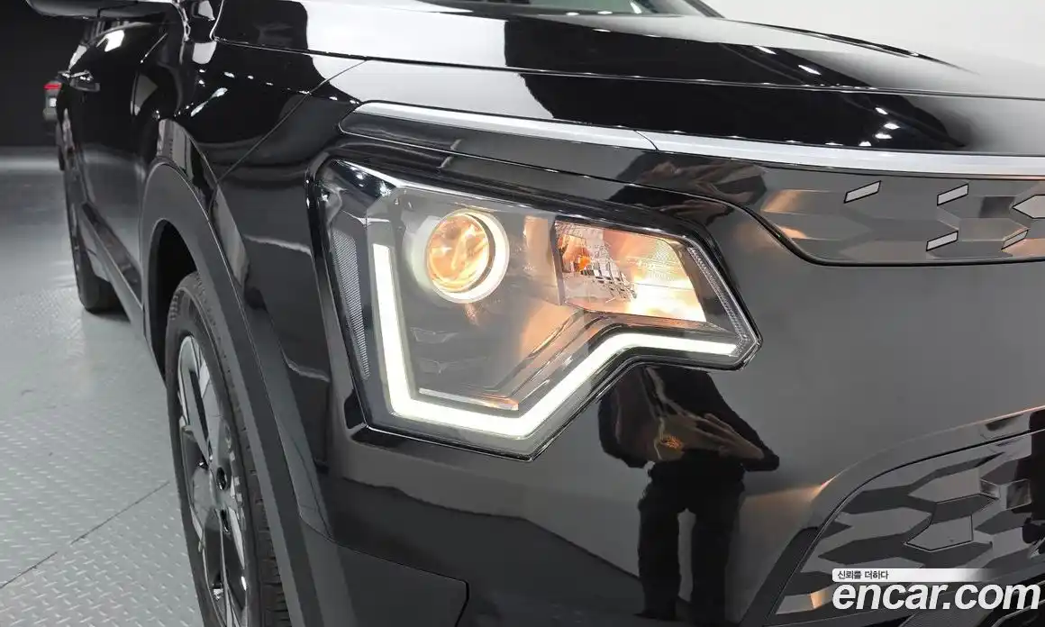 Kia Niro 2023 0.2 автомат (гидро), фото 8