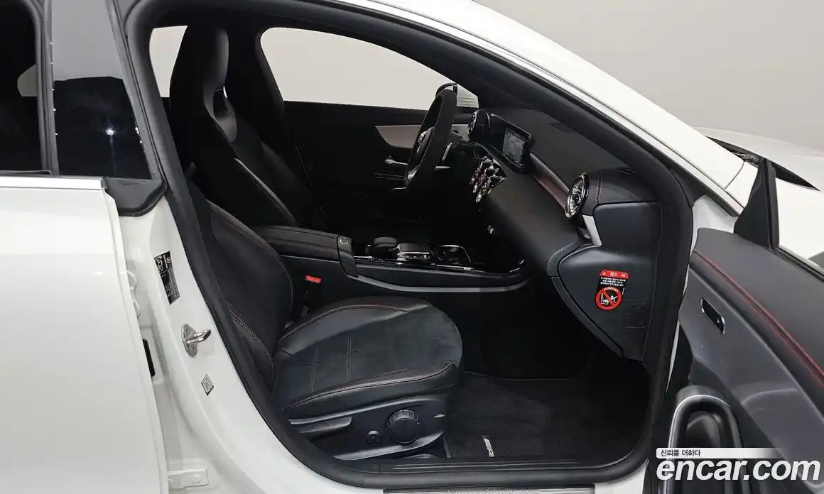 Mercedes-Benz CLA-Class 2022 2.0 гидро, фото 16