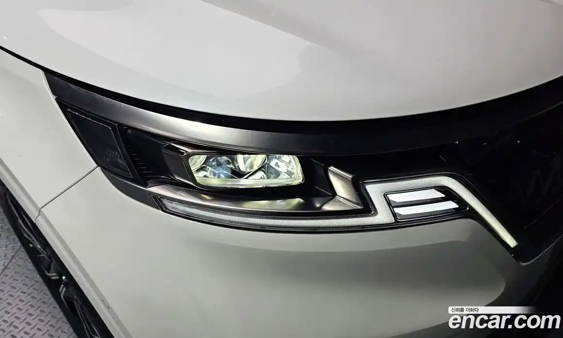 Kia Carnival 2023 2.2 автомат (гидро), фото 8