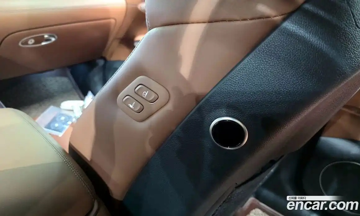 Genesis GV70 2024 2.5 гидро, фото 30