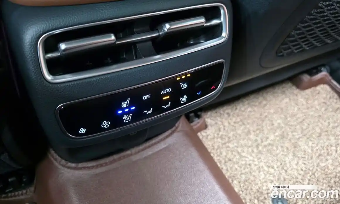 Genesis GV70 2024 2.5 гидро, фото 31