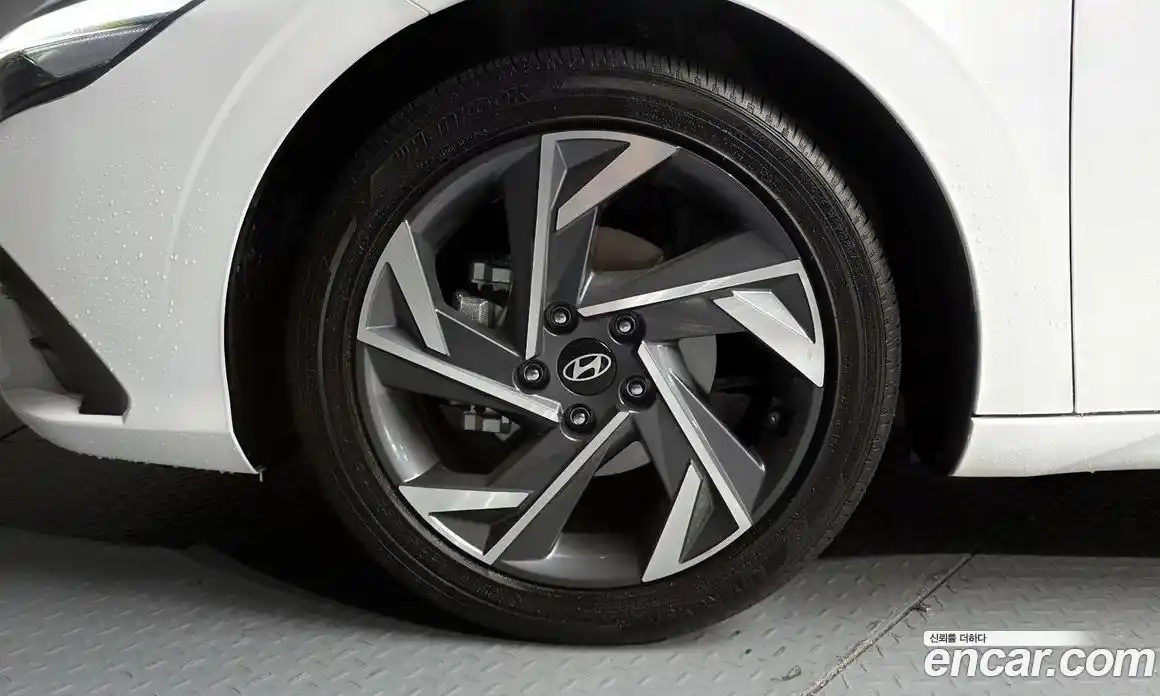 Hyundai Avante 2023 1.6 гидро, фото 5