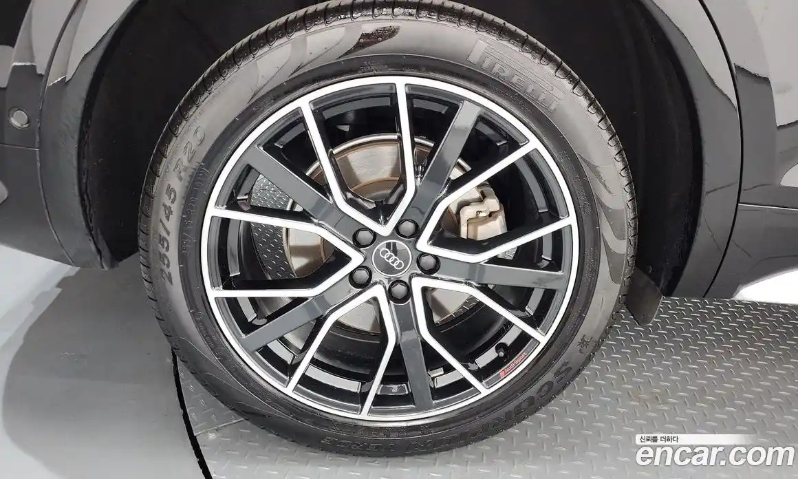 Audi Q5 2023 2.0 гидро, фото 5
