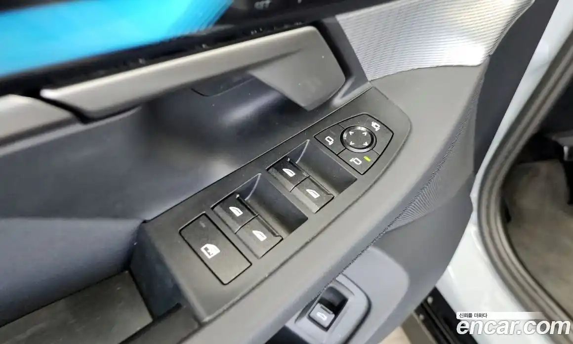 BMW 5-Series 2025 2.0 гидро, фото 28