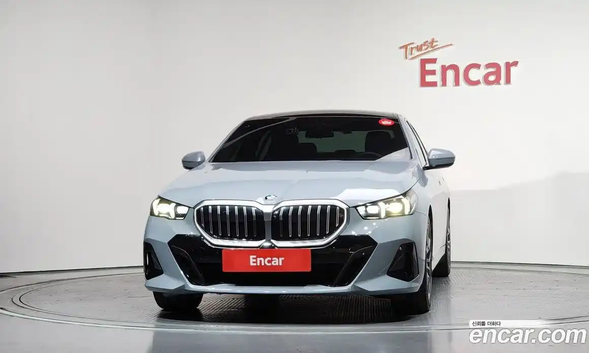 BMW 5-Series 2025 2.0 гидро, фото 3