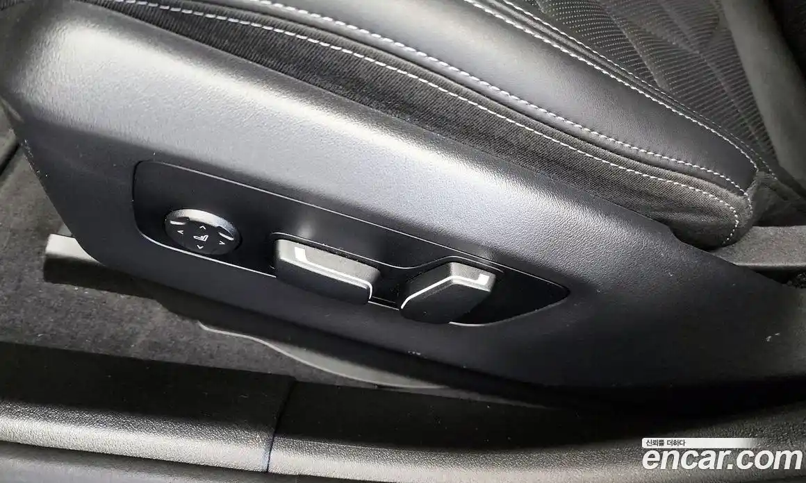 BMW 5-Series 2025 2.0 гидро, фото 31