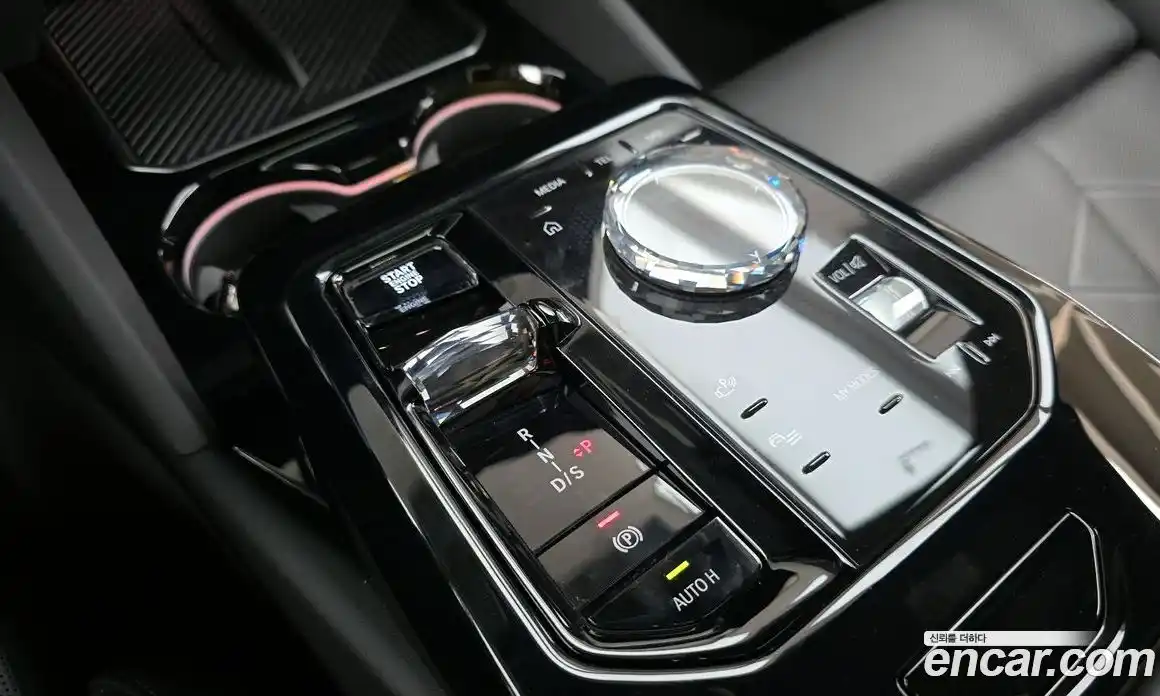 BMW 5-Series 2024 2.0 гидро, фото 12