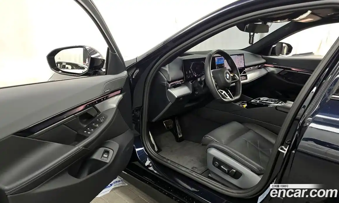 BMW 5-Series 2024 2.0 гидро, фото 13