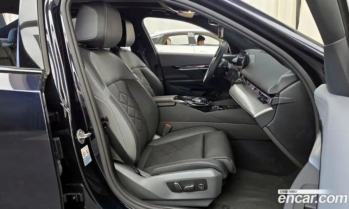 BMW 5-Series 2024 2.0 гидро, фото 16