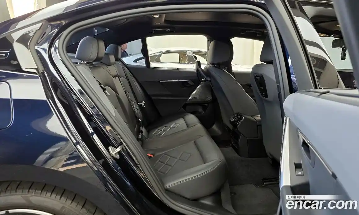 BMW 5-Series 2024 2.0 гидро, фото 17