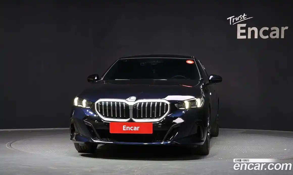 BMW 5-Series 2024 2.0 гидро, фото 3