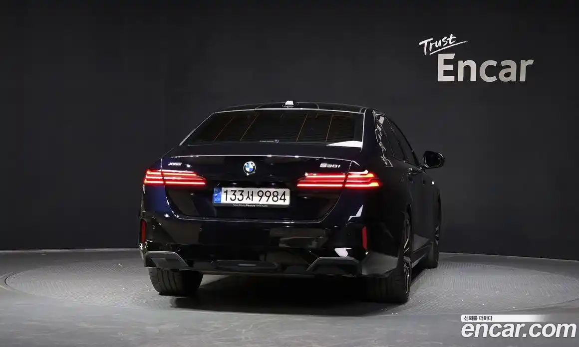 BMW 5-Series 2024 2.0 гидро, фото 4