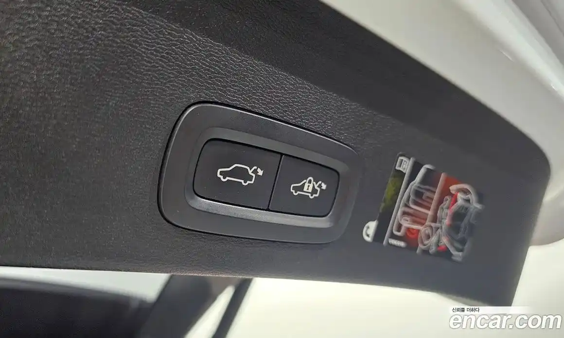 Volvo XC40 2019 2.0 автомат (гидро), фото 26