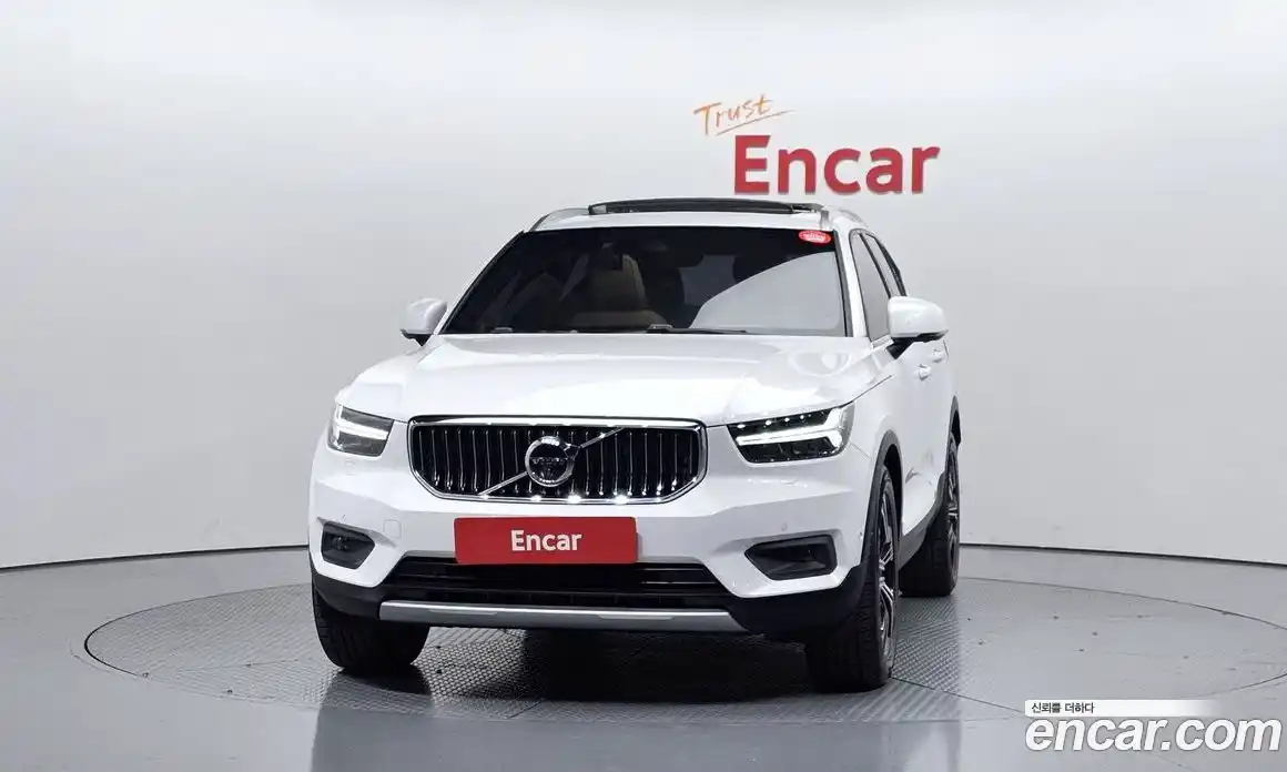 Volvo XC40 2019 2.0 автомат (гидро), фото 3