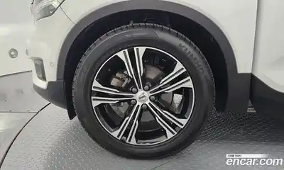 Volvo XC40 2019 2.0 автомат (гидро), миниатюра 5