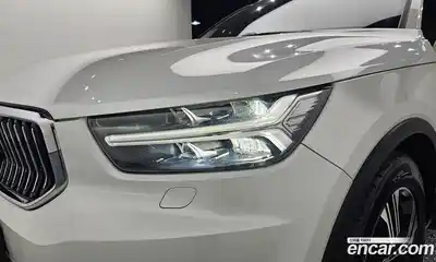 Volvo XC40 2019 2.0 автомат (гидро), миниатюра 8