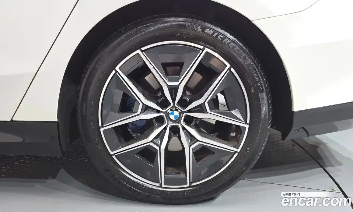 BMW 5-Series 2024 2.0 гидро, фото 6