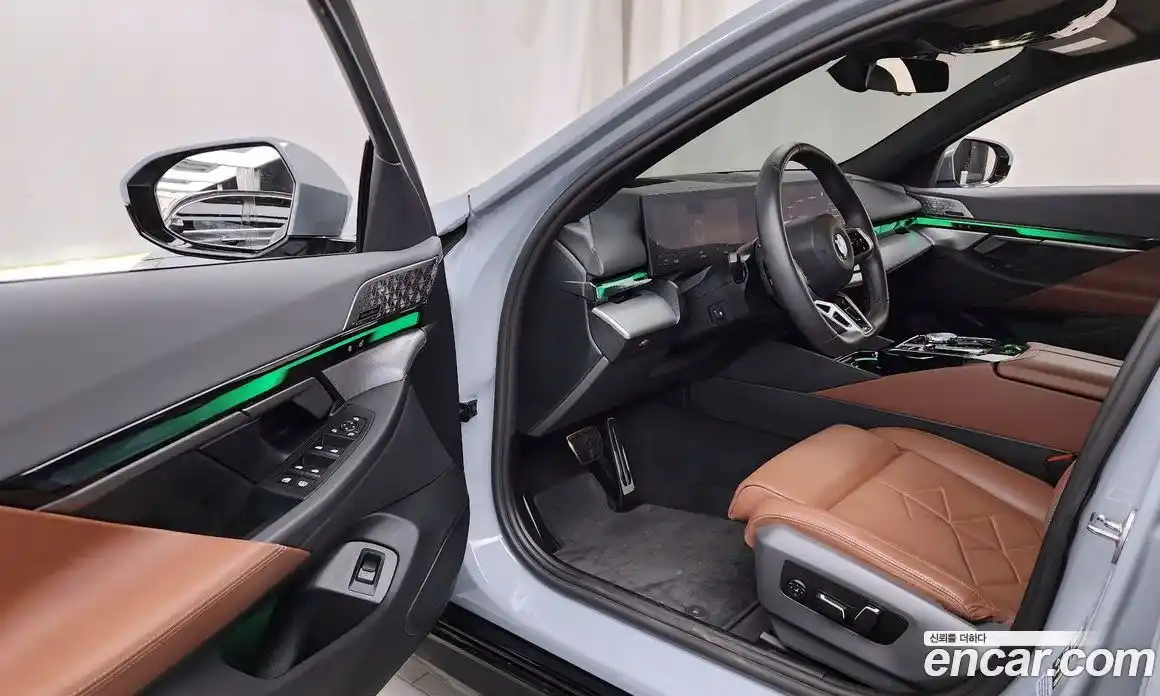 BMW 5-Series 2024 2.0 гидро, фото 13
