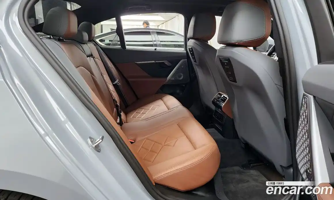 BMW 5-Series 2024 2.0 гидро, фото 18