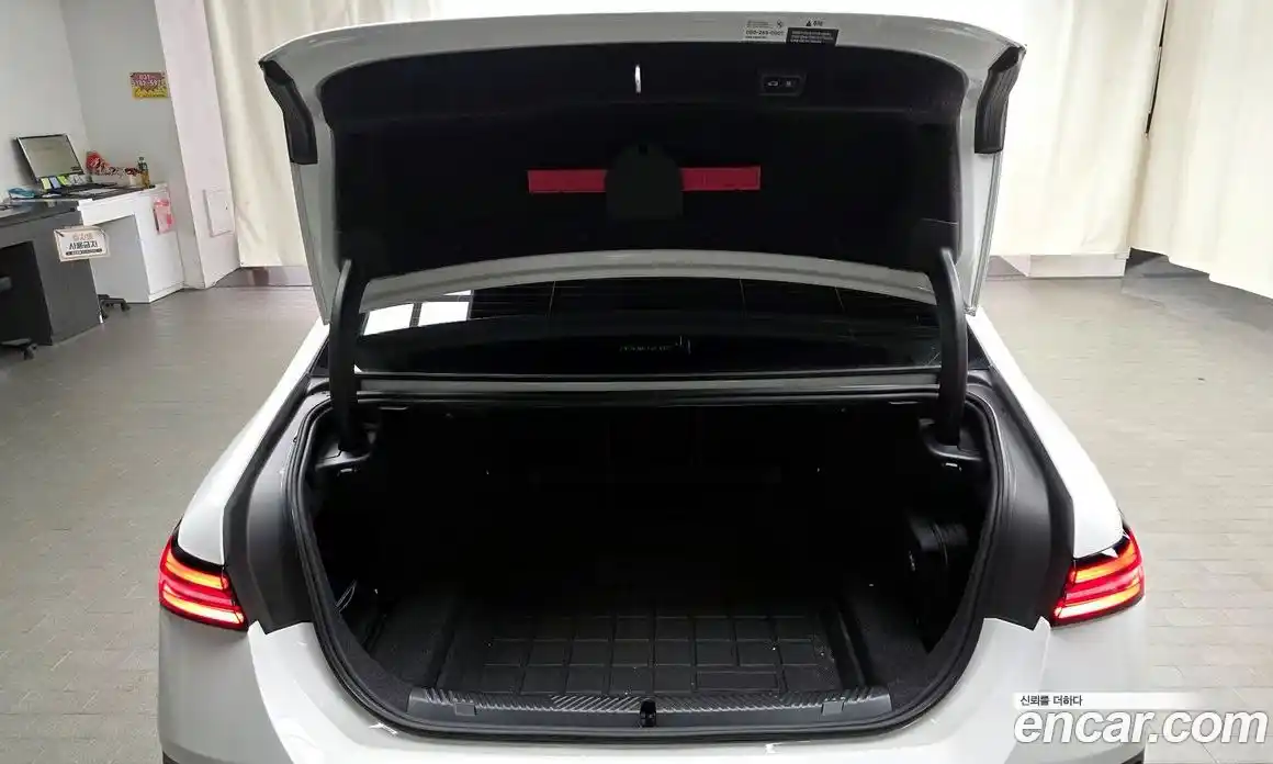 BMW 5-Series 2025 2.0 гидро, фото 18