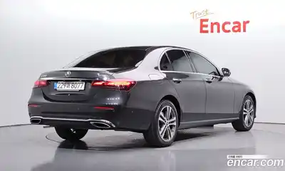 Mercedes-Benz E-Class 2021 2.0 автомат (гидро), миниатюра 2