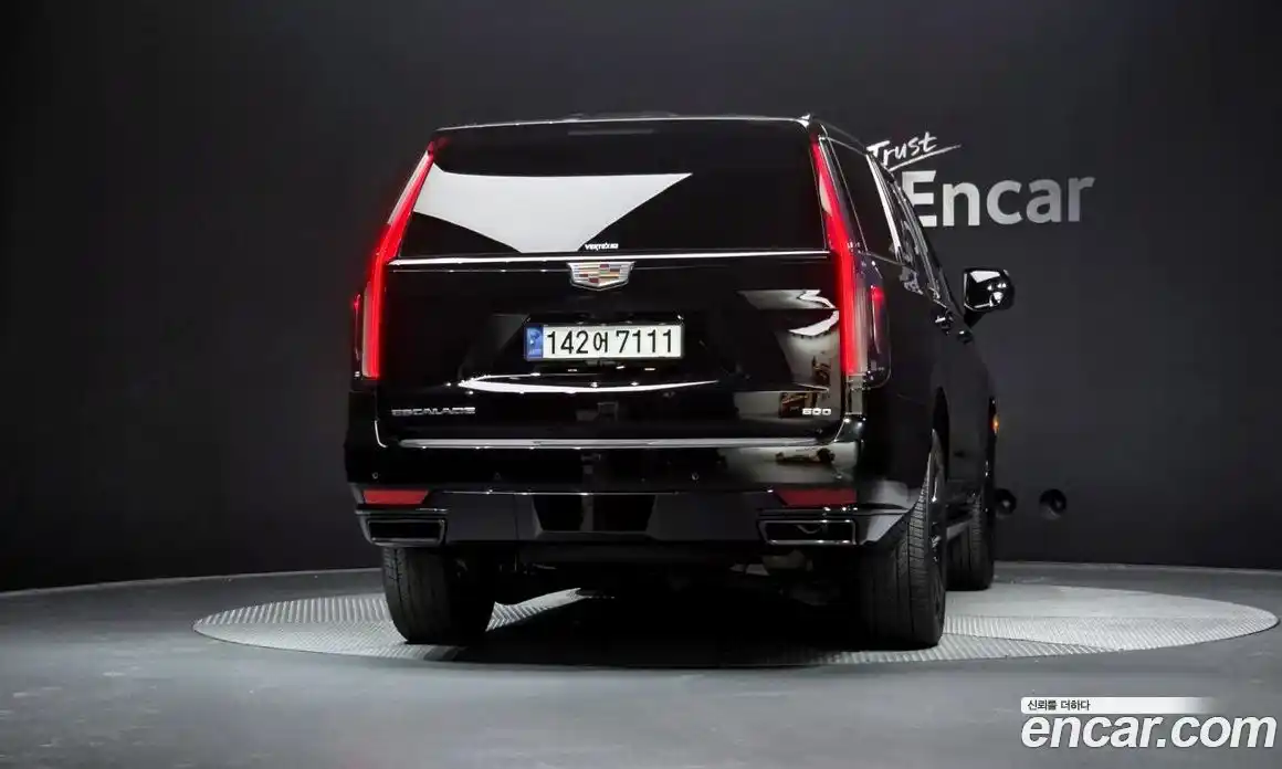 Cadillac Escalade 2022 6.2 гидро, фото 3