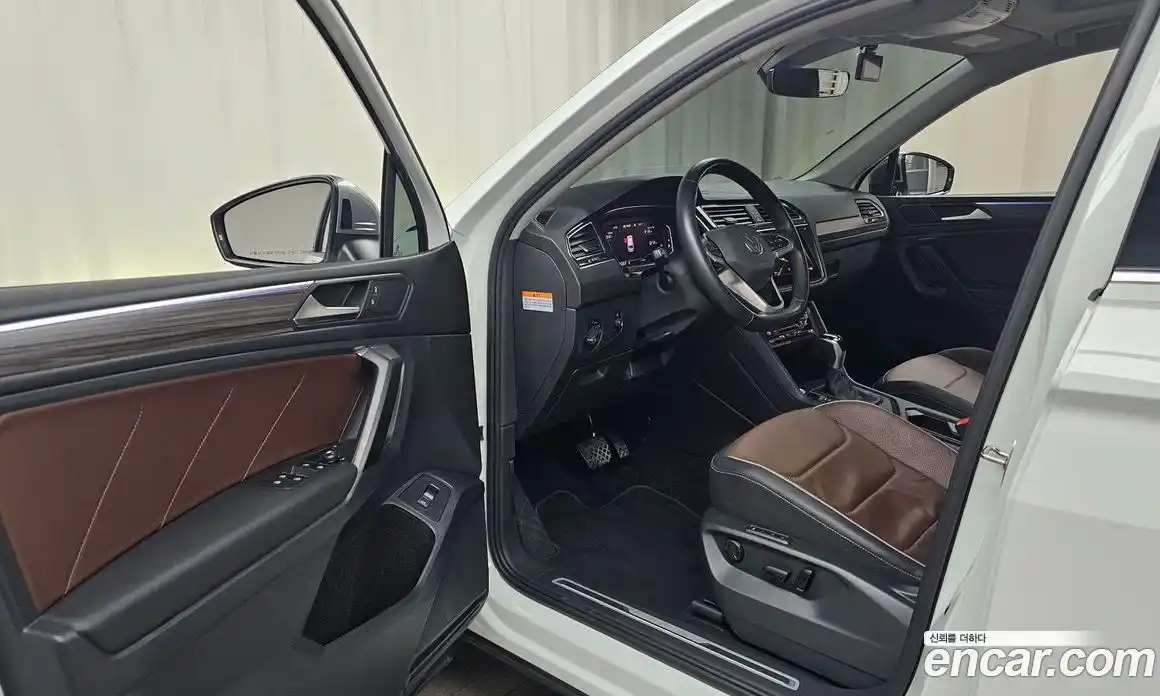 Volkswagen Tiguan 2023 2.0 автомат (гидро), фото 13