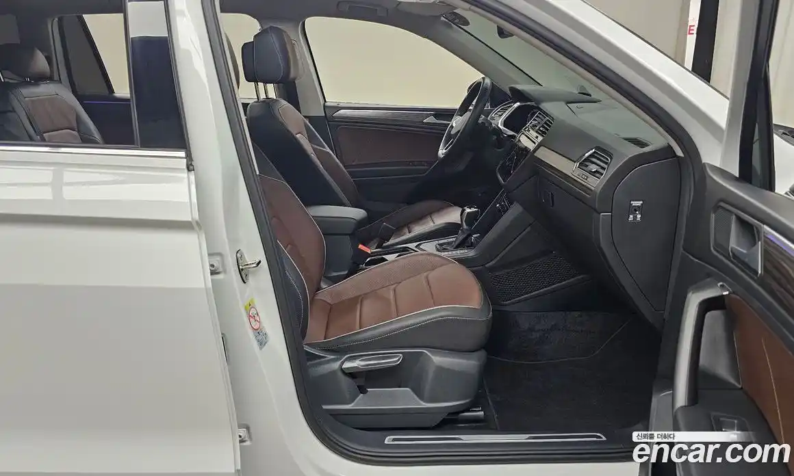 Volkswagen Tiguan 2023 2.0 автомат (гидро), фото 16