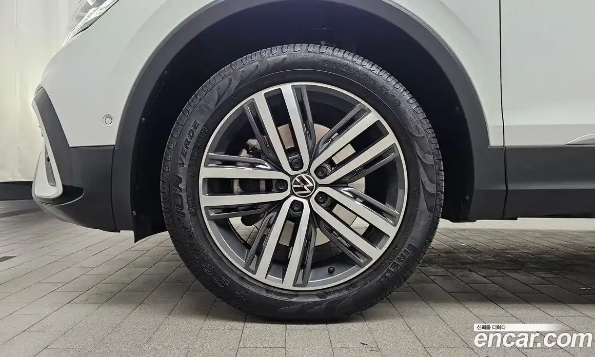 Volkswagen Tiguan 2023 2.0 автомат (гидро), фото 5
