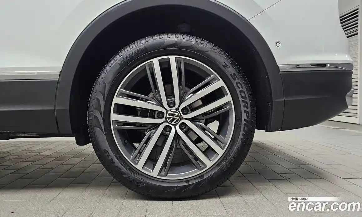 Volkswagen Tiguan 2023 2.0 автомат (гидро), фото 7
