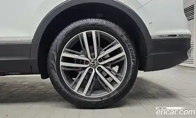 Volkswagen Tiguan 2023 2.0 автомат (гидро), миниатюра 7