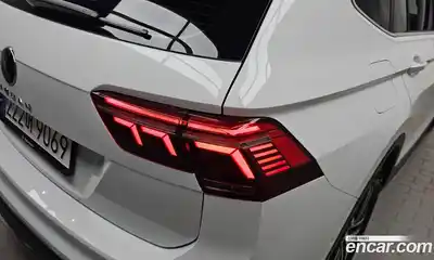 Volkswagen Tiguan 2023 2.0 автомат (гидро), миниатюра 9