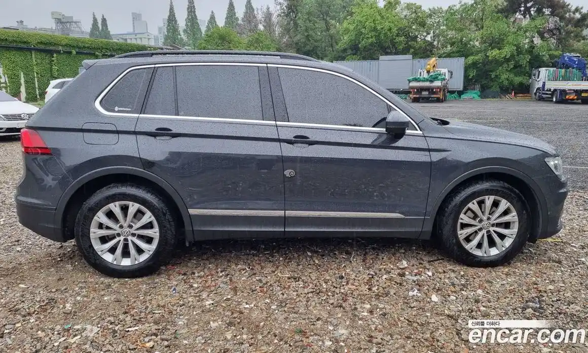 Volkswagen Tiguan 2018 2.0 автомат (гидро), фото 5