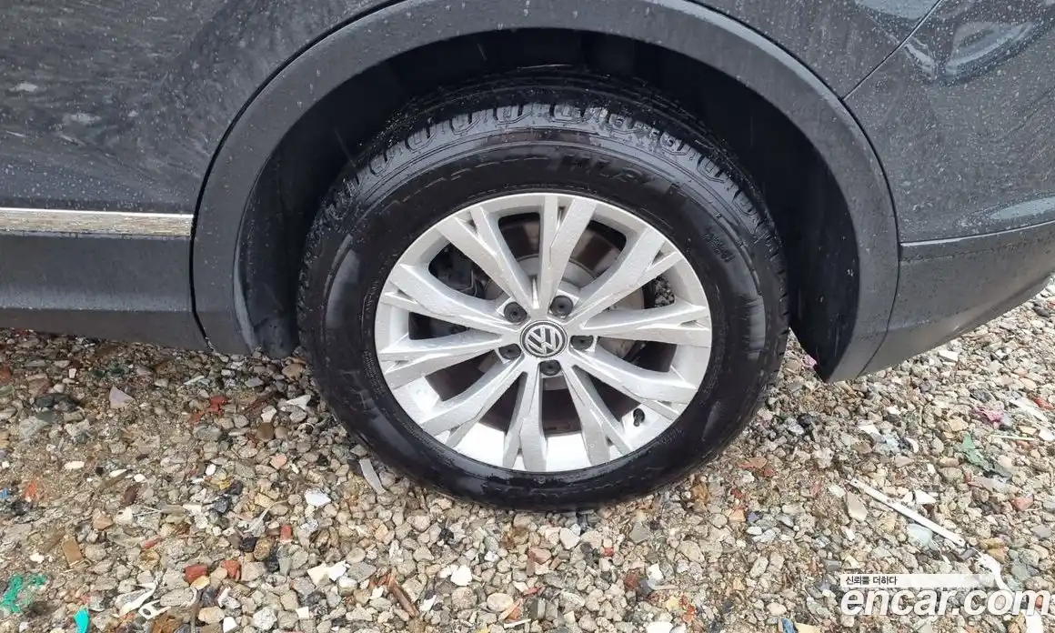 Volkswagen Tiguan 2018 2.0 автомат (гидро), фото 9