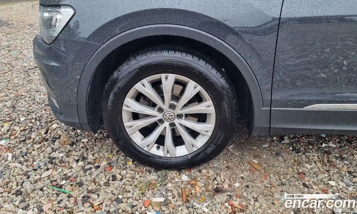 Volkswagen Tiguan 2018 2.0 автомат (гидро), фото 10