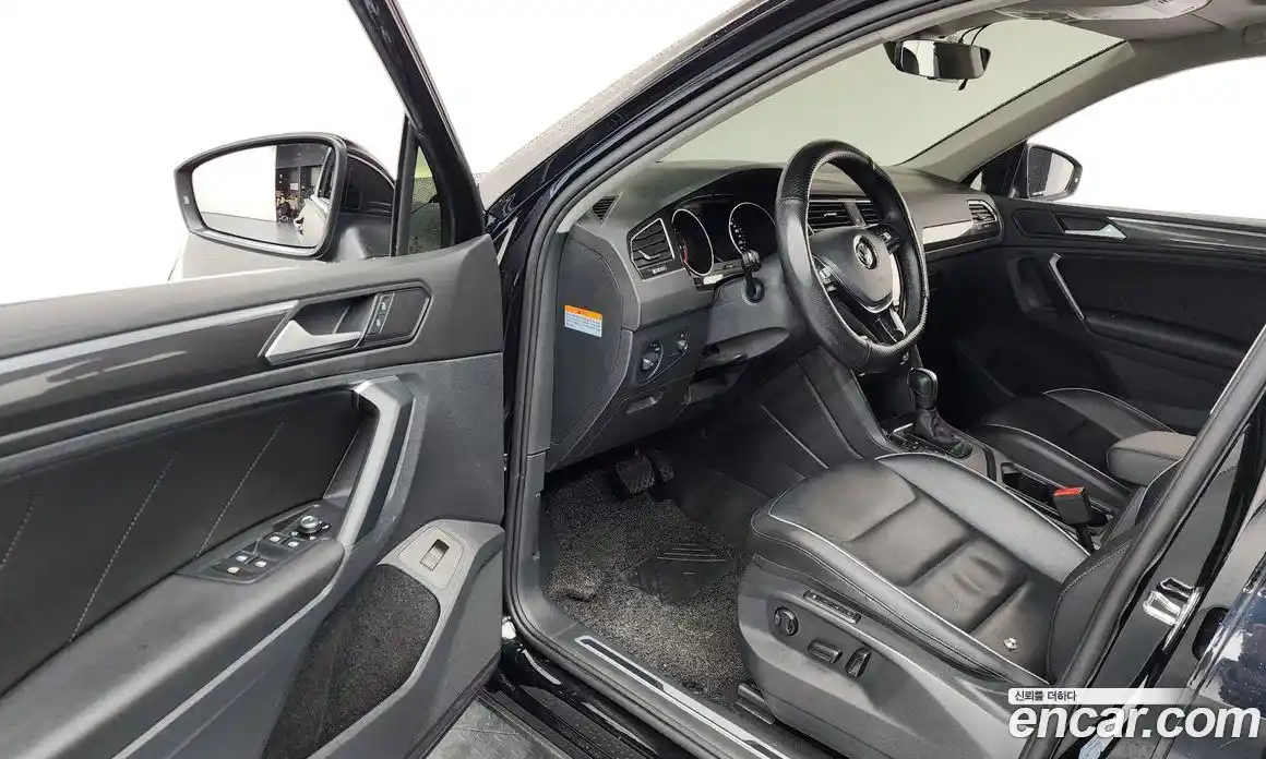 Volkswagen Tiguan 2019 2.0 автомат (гидро), фото 13