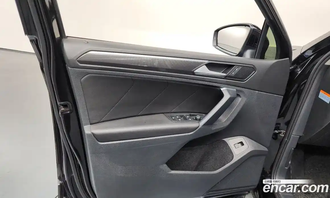 Volkswagen Tiguan 2019 2.0 автомат (гидро), фото 14