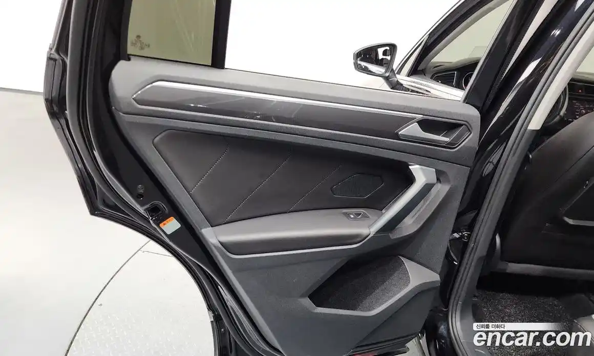 Volkswagen Tiguan 2019 2.0 автомат (гидро), фото 15