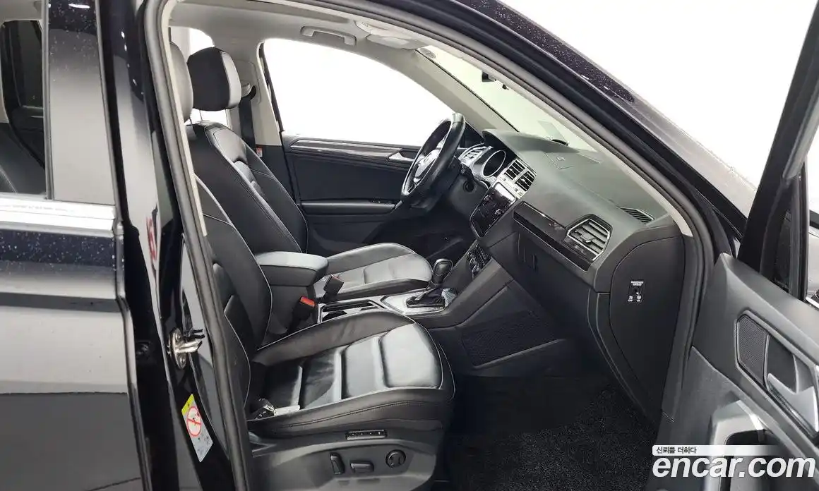 Volkswagen Tiguan 2019 2.0 автомат (гидро), фото 16