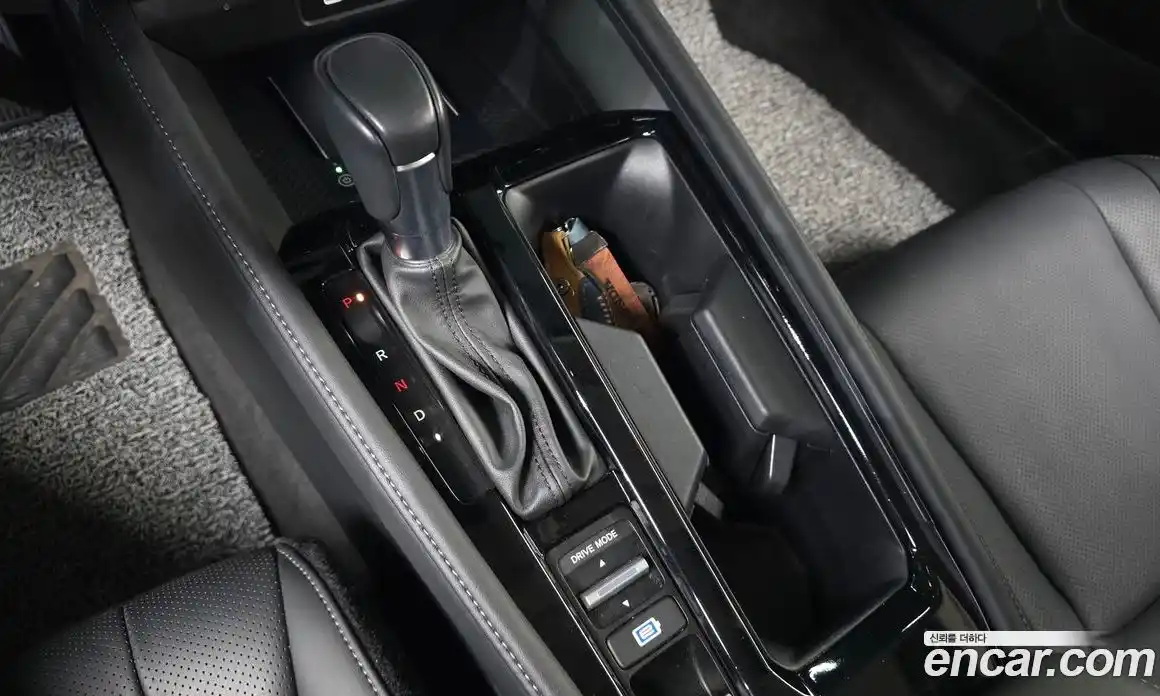 Honda Accord 2023 2.0 автомат (гидро), фото 12