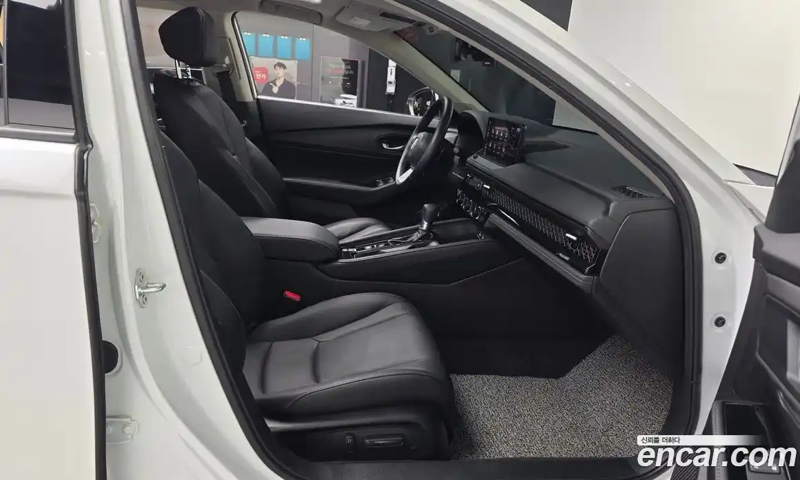 Honda Accord 2023 2.0 автомат (гидро), фото 17