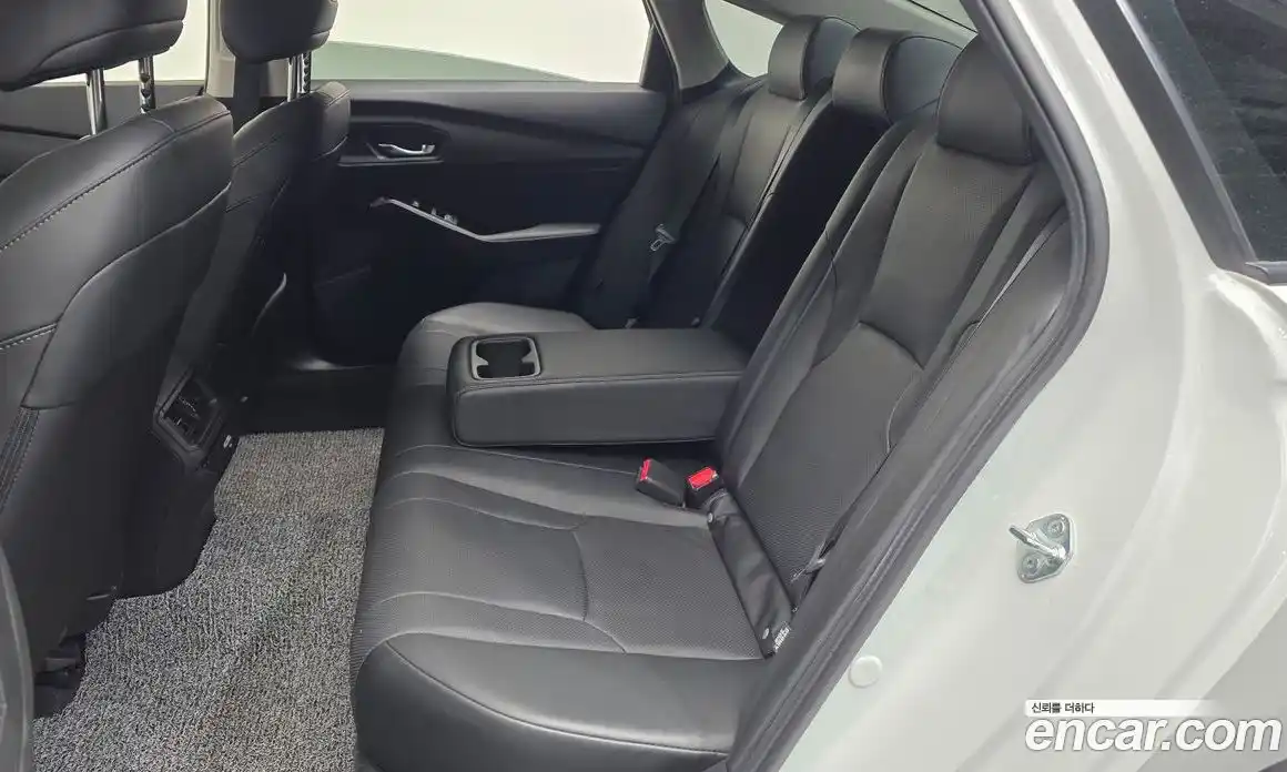 Honda Accord 2023 2.0 автомат (гидро), фото 18