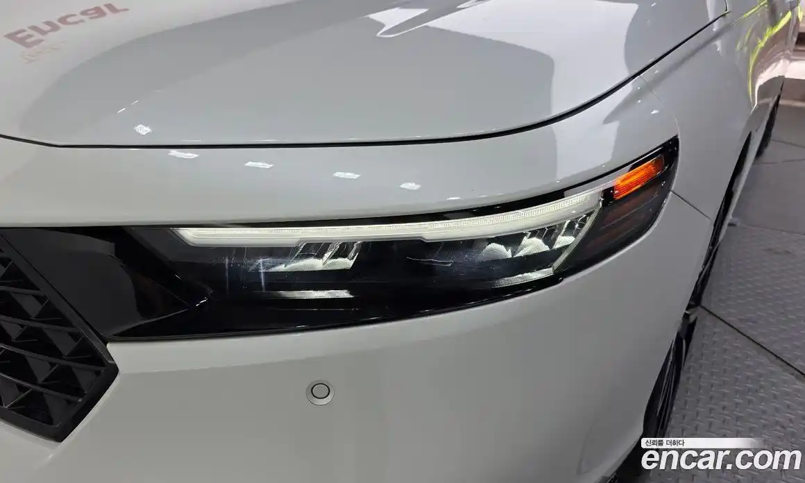 Honda Accord 2023 2.0 автомат (гидро), фото 8